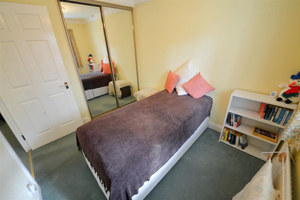 Additional image 11 of 2 bed flat for saleWimbledon Court, Tenby SA70