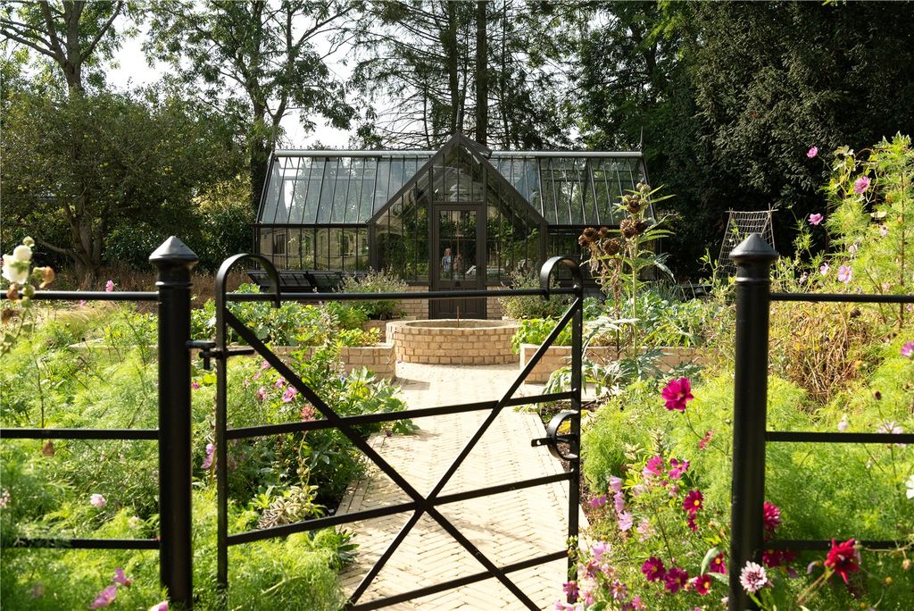 Additional image 27 of 6 bed detached house for salePenn Road, Beaconsfield, Buckinghamshire HP9
