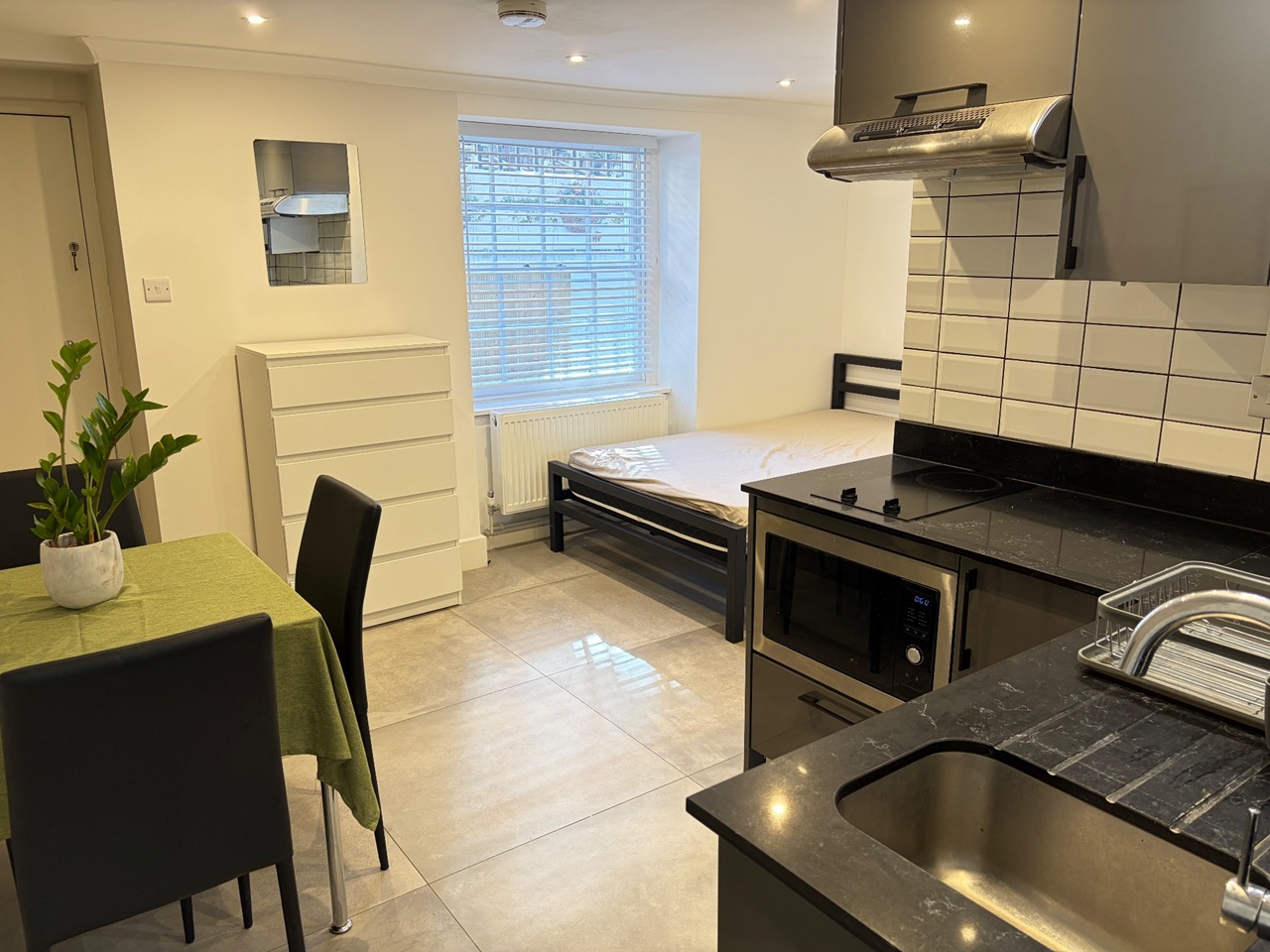 Studio Flat, Russell Square Euston, WC1H, N1 7GU photo 4