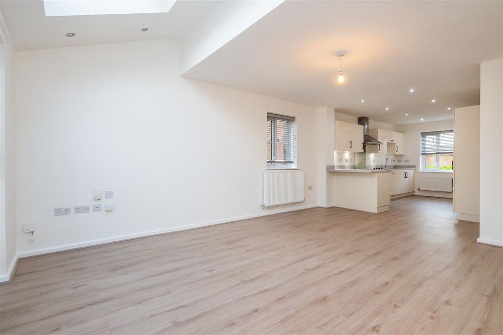 Additional image 4 of 3 bed semi-detached house to rentHerringbone Road, Worsley M28