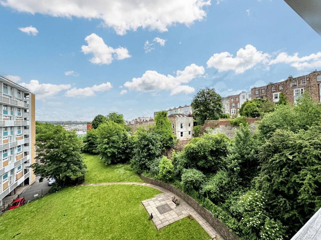 Additional image 3 of 3 bed flat to rentFlat 52, Brandon House, Jacobs Wells Road, Bristol BS8
