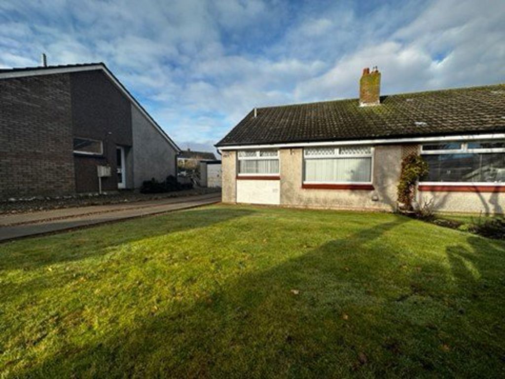 2 bed shared accommodation to rentLetham Place, Fife KY16 photo 2