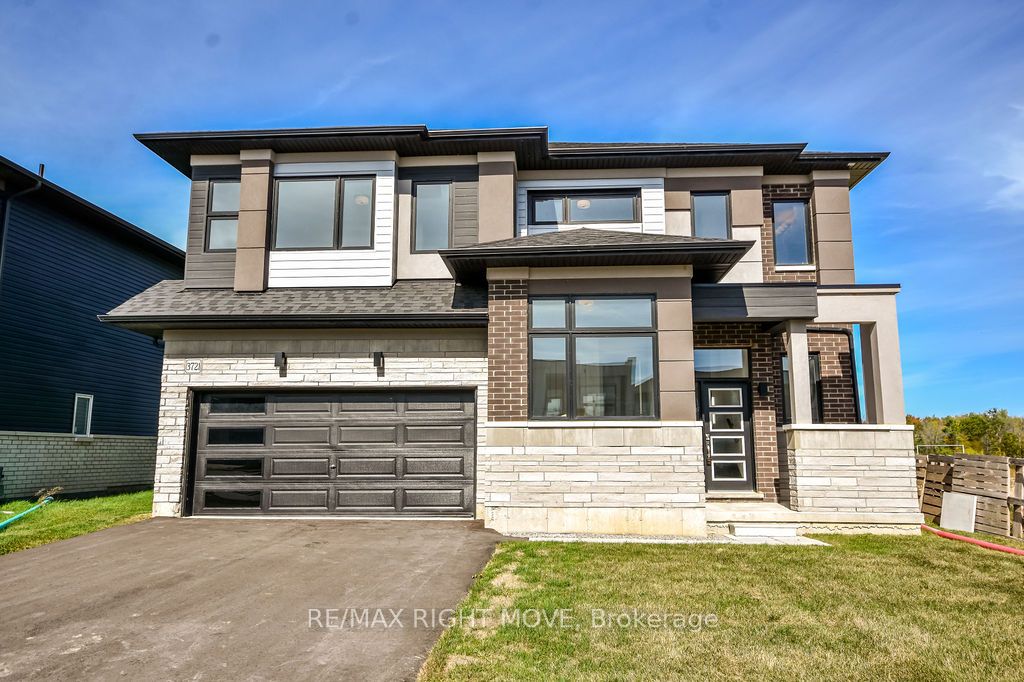 3721 Quayside Drive, Severn, ON, L3V 8M9