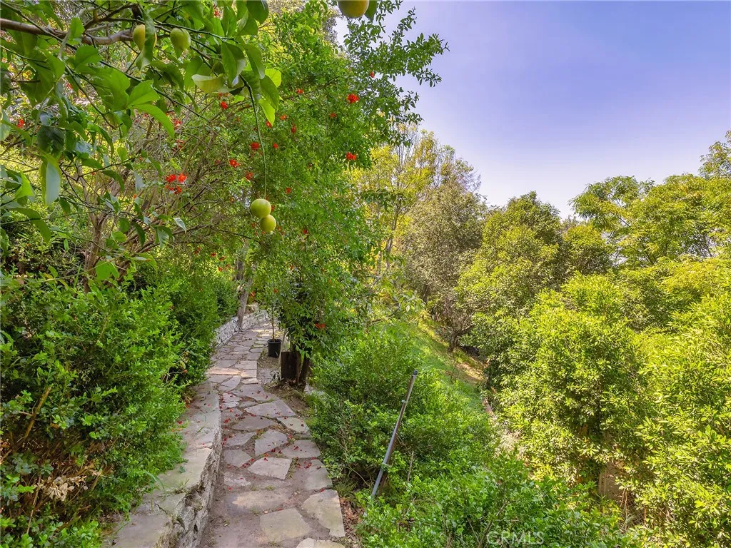 Additional image 138 of 1825 Altivo Way, Echo Park, CA 90026