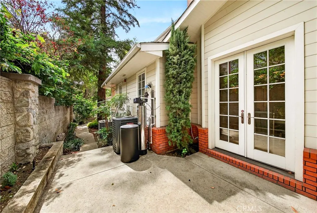 Additional image 111 of 465 W Highland Avenue, Sierra Madre, CA 91024