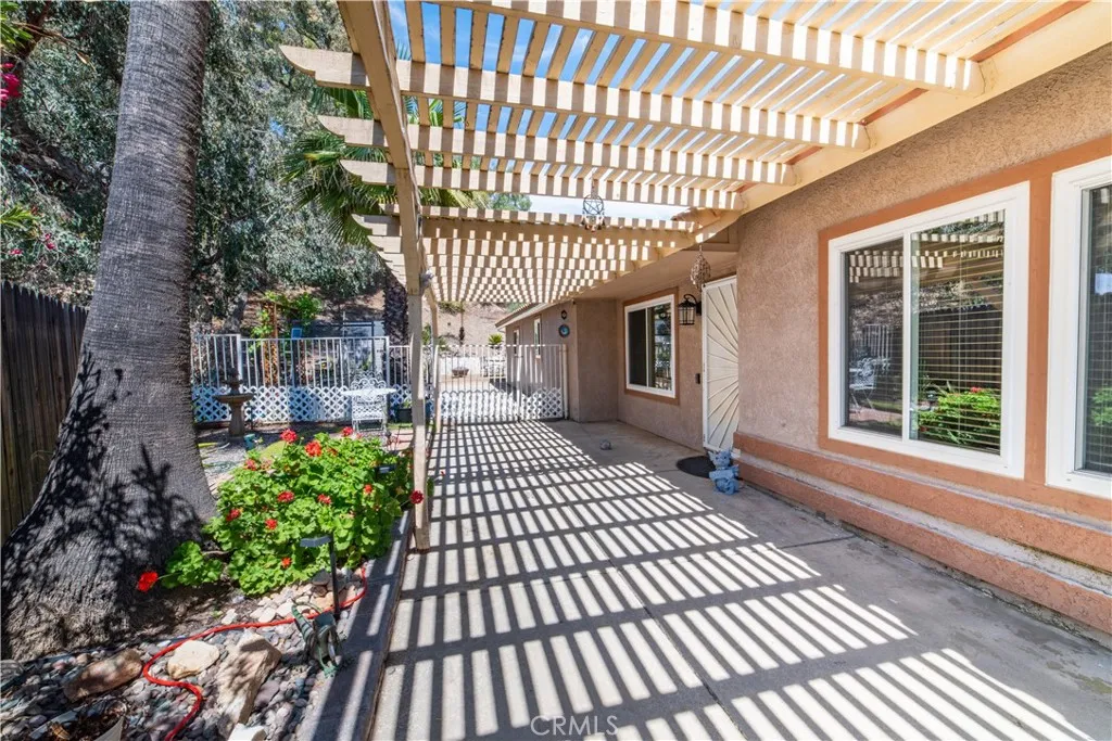 39015 Corte Pacheco, Murrieta, CA 92562 photo 4