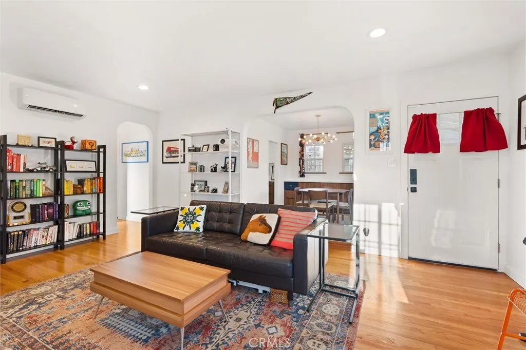 Additional image 42 of 527 W 106th Street, Los Angeles, CA 90044