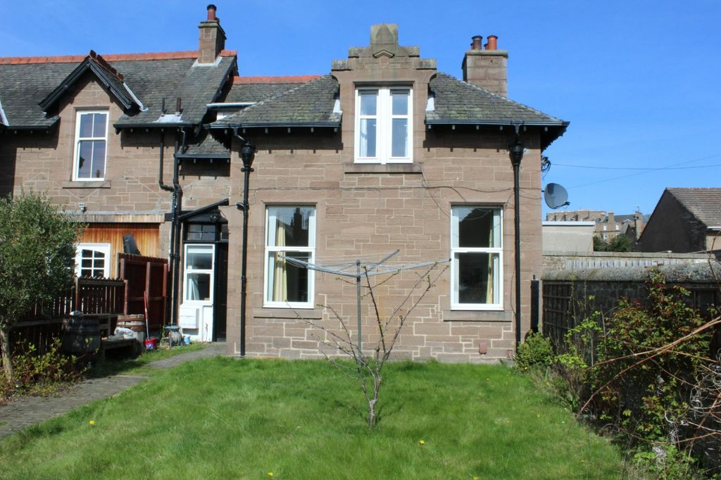 3 bed semi-detached house to rentShaftesbury Road, Dundee DD2