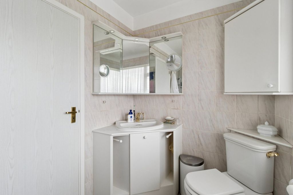 Additional image 11 of 4 bed detached house for saleRobins Orchard, Chalfont St. Peter, Buckinghamshire SL9