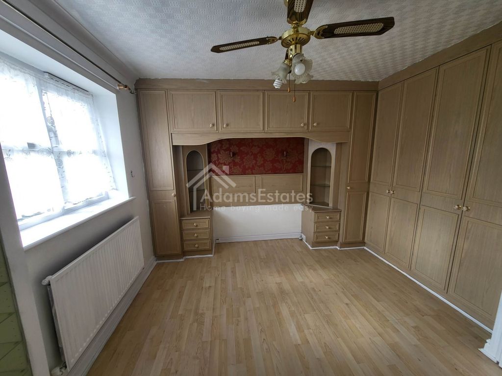 Additional image 9 of 4 bed semi-detached house for saleMillbrook Gardens, Dewsbury WF13