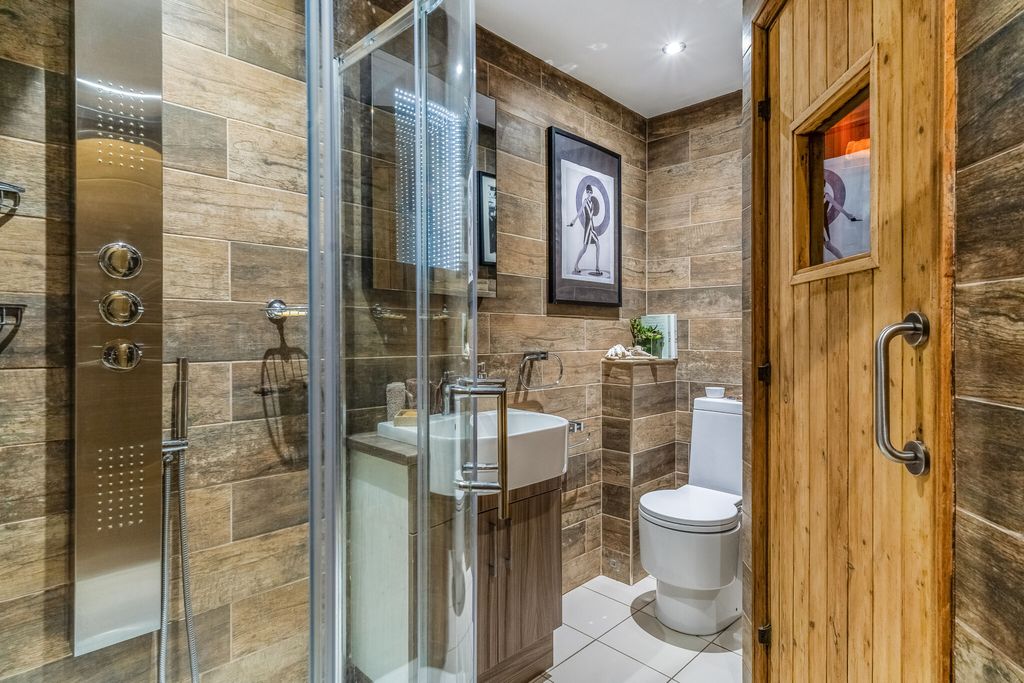 Additional image 10 of 3 bed penthouse for saleWellington Square, Cheltenham GL50
