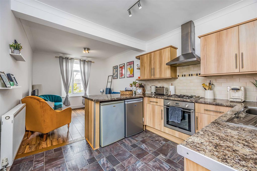 Additional image 5 of 1 bed flat for saleNorth Street, Emsworth PO10