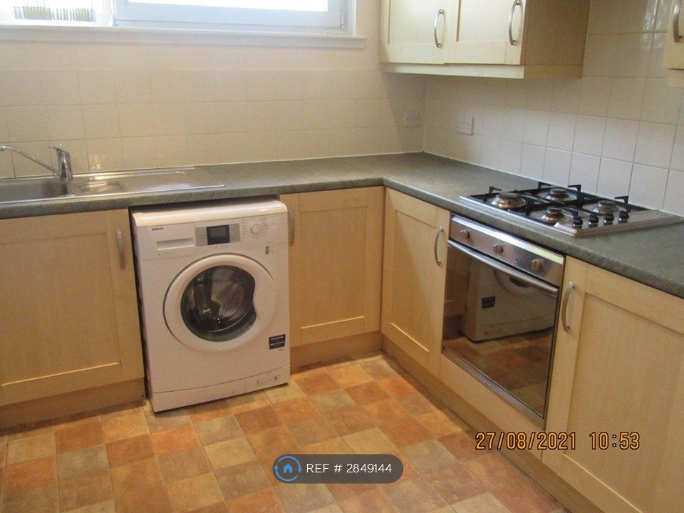 3 bed flat to rentDaniel Terrace, Dundee DD1 photo 3