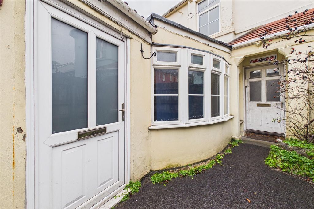 Additional image 5 of 2 bed semi-detached house for saleWaters Lane, Westbury-On-Trym, Bristol BS9