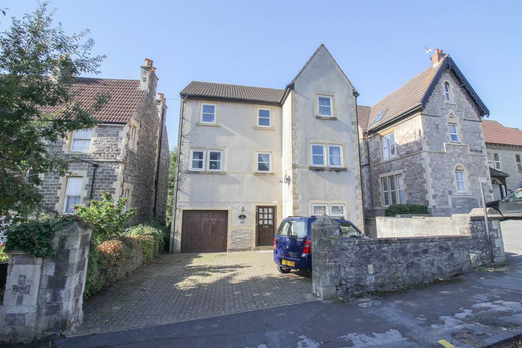 6 bed detached house for saleVictoria Quadrant, Weston-Super-Mare BS23
