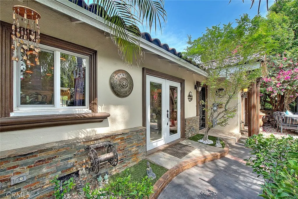 Additional image 2 of 17419 Cohasset St, Lake Balboa, CA 91406