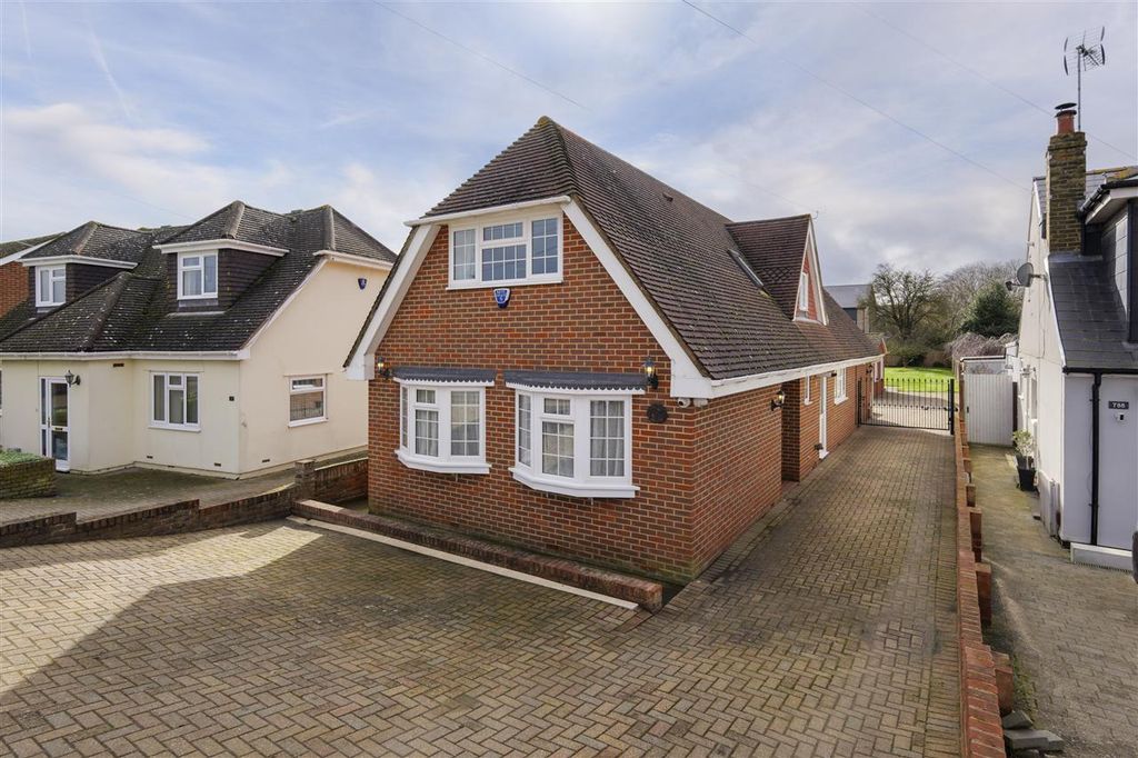5 bed detached house for saleLower Rainham Road, Rainham ME8
