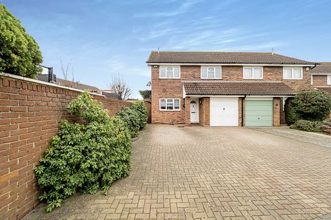 Ilfracombe Crescent, Hornchurch RM12