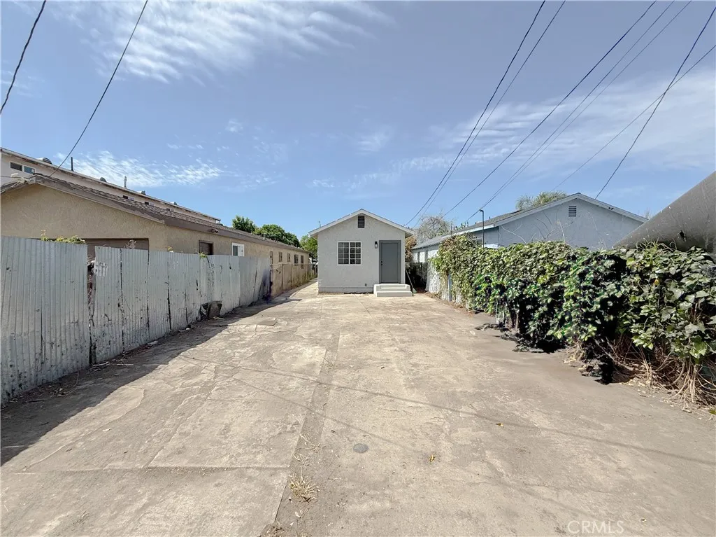 10346 Kalmia Street, Los Angeles, CA 90002