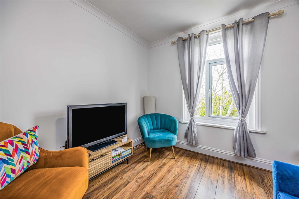 Additional image 12 of 1 bed flat for saleNorth Street, Emsworth PO10