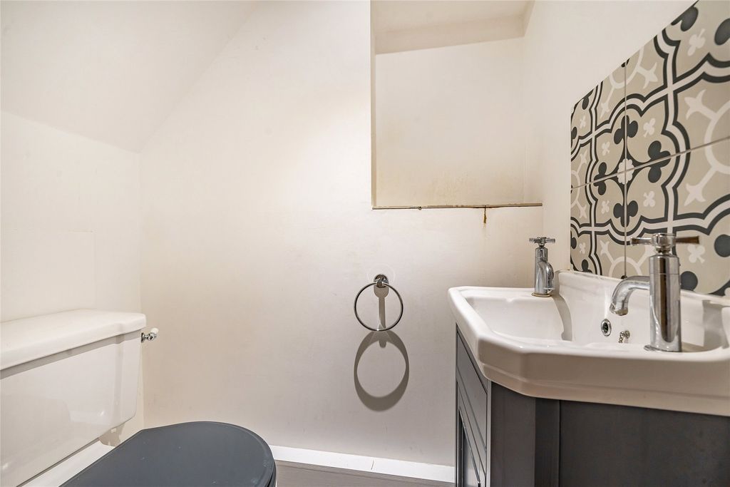 Additional image 8 of 4 bed semi-detached house to rentThe Drive, Cornmeadow Lane, Worcester, Worcestershire WR3