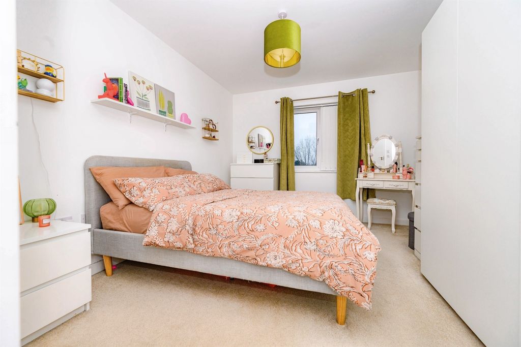 Additional image 3 of 2 bed flat for saleFrogmore Road, Hemel Hempstead HP3