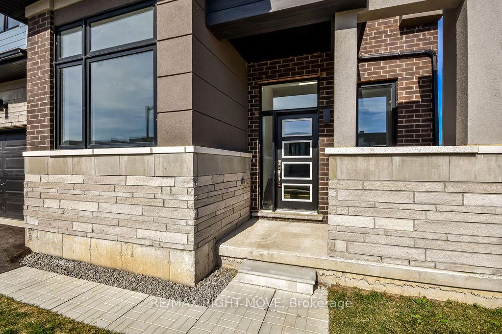 3721 Quayside Drive, Severn, ON, L3V 8M9 photo 3