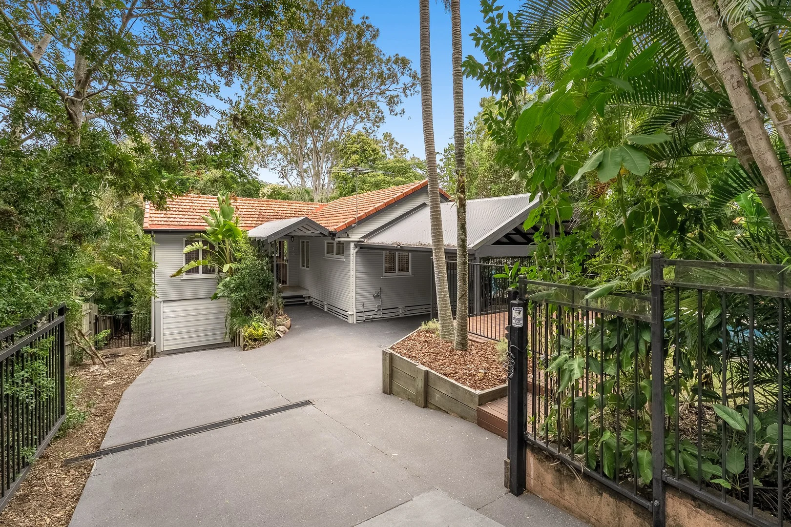 1025 Waterworks Road, The Gap QLD 4061
