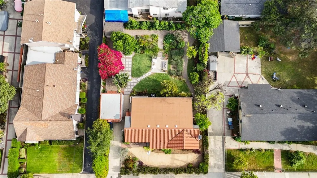 270 Clinton St, Pasadena, CA 91103