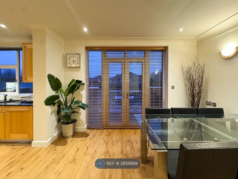 Additional image 5 of 2 bed flat to rentMossley Hill Drive, Liverpool L17