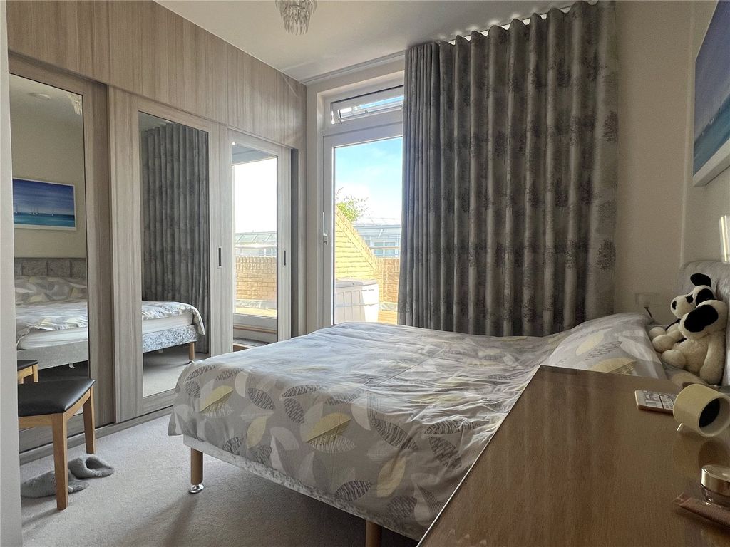 Additional image 6 of 2 bed flat for saleAlmansa Way, Lymington, Hampshire SO41