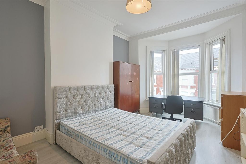 3 bed shared accommodation to rentSimonside Terrace, Heaton, Newcastle Upon Tyne NE6