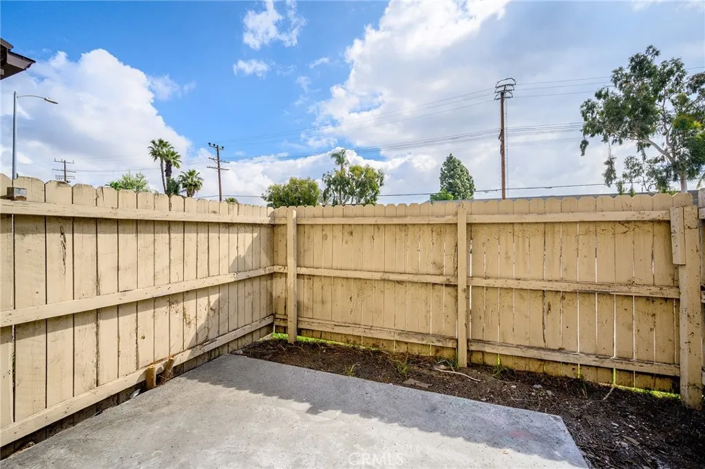 Additional image 10 of 8601 Sunland Boulevard Unit 5, Sun Valley, CA 91352