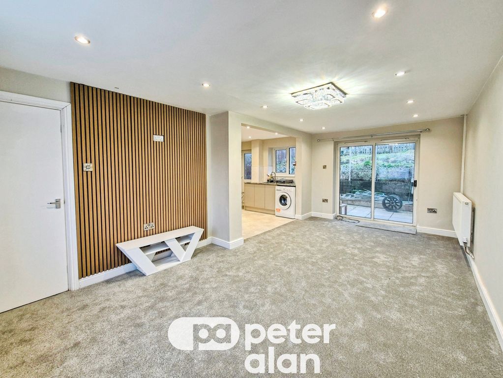 Additional image 4 of 3 bed semi-detached house to rentHendre Farm Drive, Newport NP19