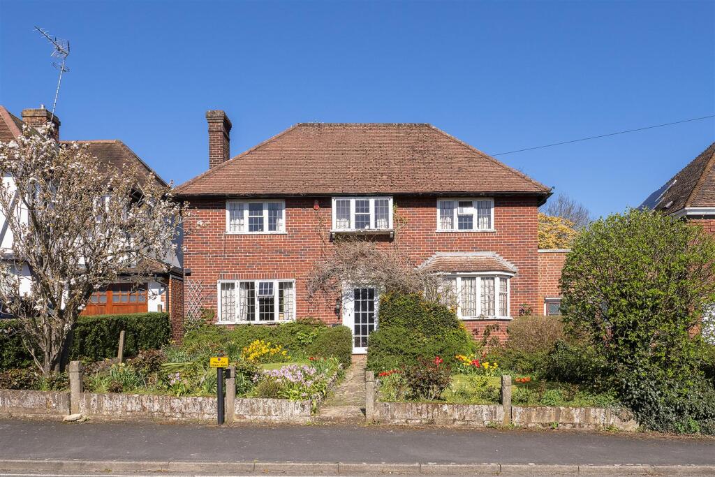 Carisbrooke Road, Harpenden
