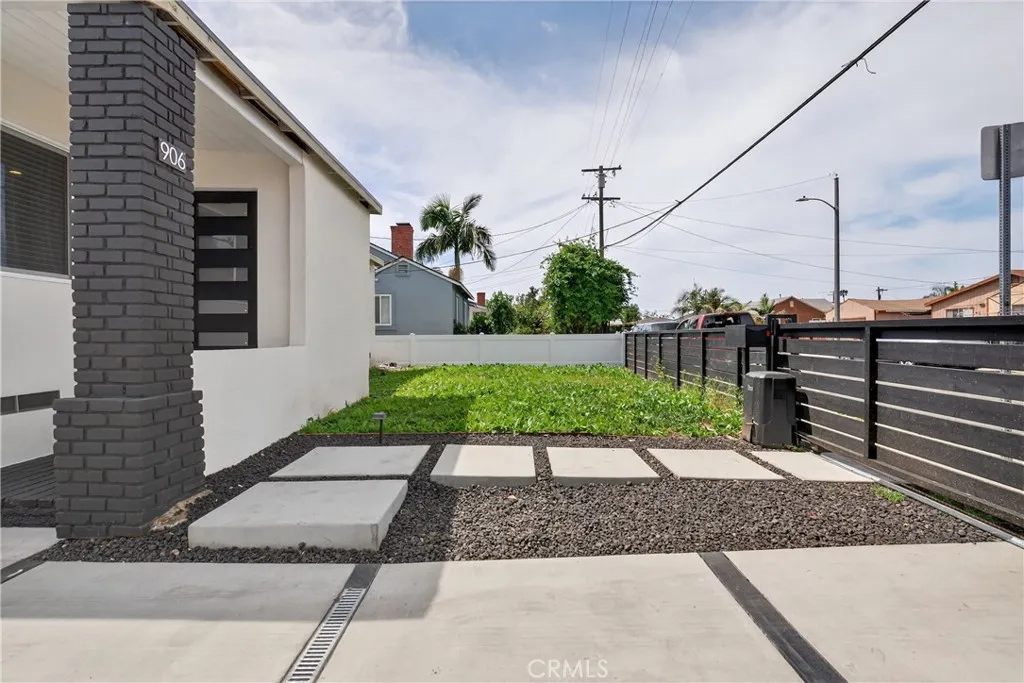 Additional image 5 of 906 W poplar Street, Compton, CA 90220