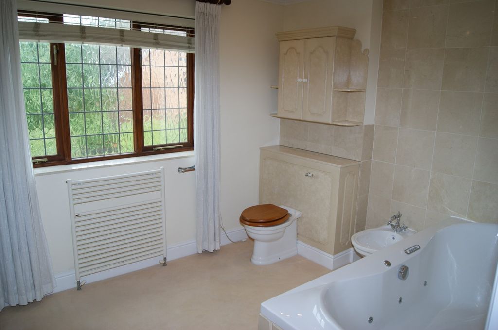 Additional image 11 of 7 bed detached house to rentPortland Park, Gerrards Cross, Buckinghamshire SL9