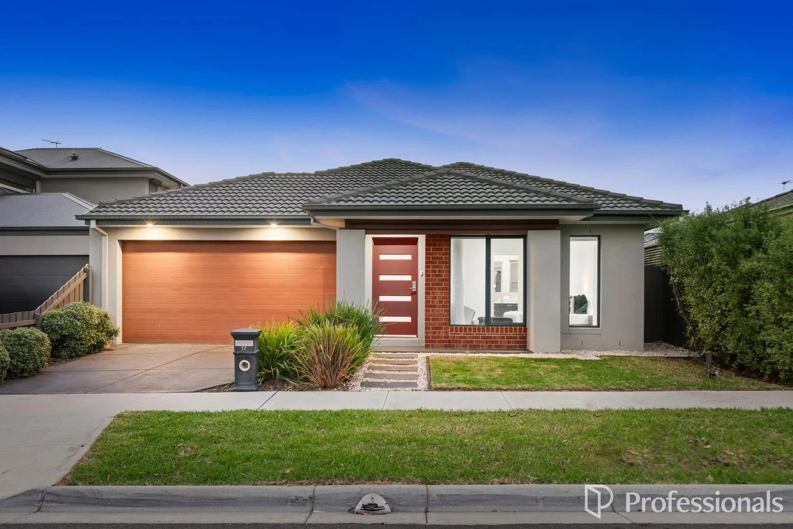 17 Tanbar Street, Fraser Rise VIC 3336