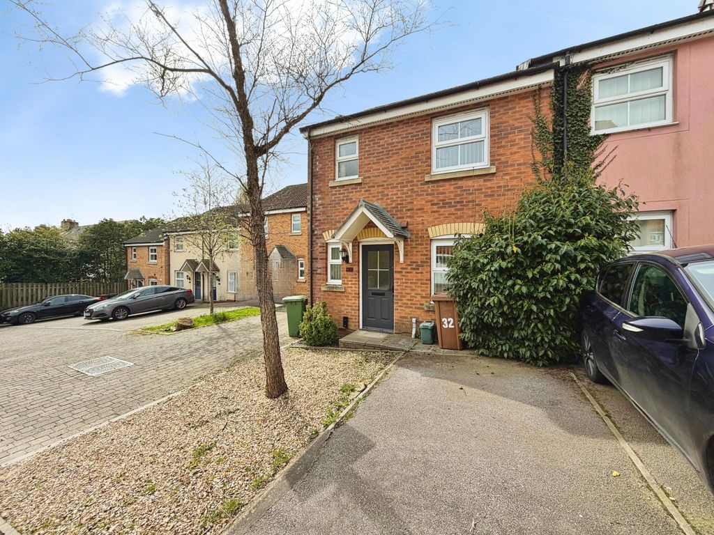 3 bed end terrace house to rentDragon Way, Hengoed CF82