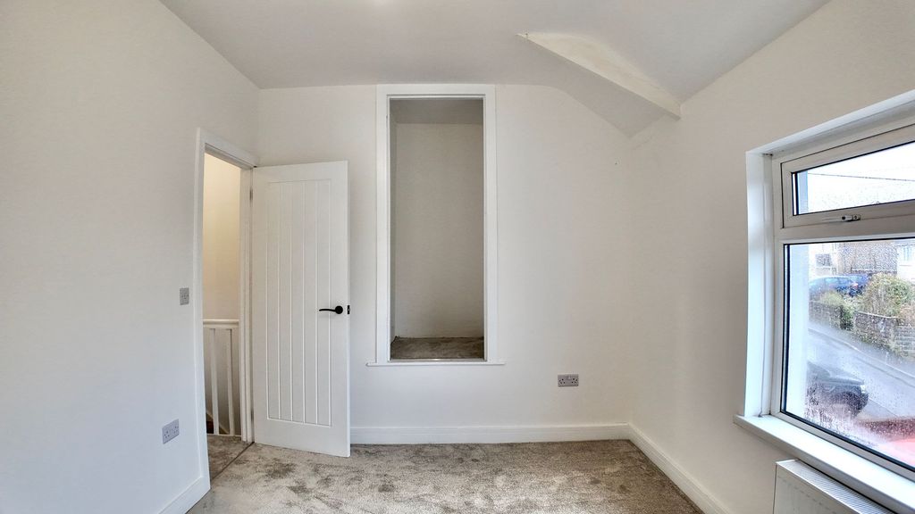 Additional image 16 of 3 bed semi-detached house to rentAlbertina Road, Newbridge NP11