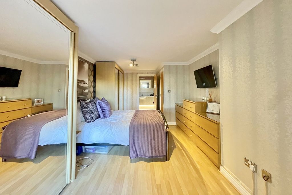 Additional image 10 of 2 bed flat for saleKnyveton Road, Bournemouth BH1