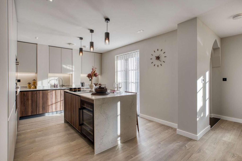 Additional image 26 of 5 bed flat for saleDaffodil Crescent, Barnet EN4