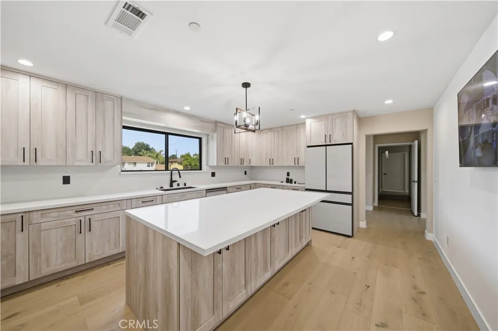 Additional image 13 of 8542 De Celis Pl, North Hills, CA 91343