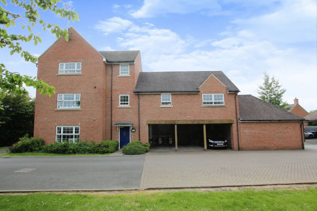 2 bed flat for saleHayday Close, Yarnton OX5