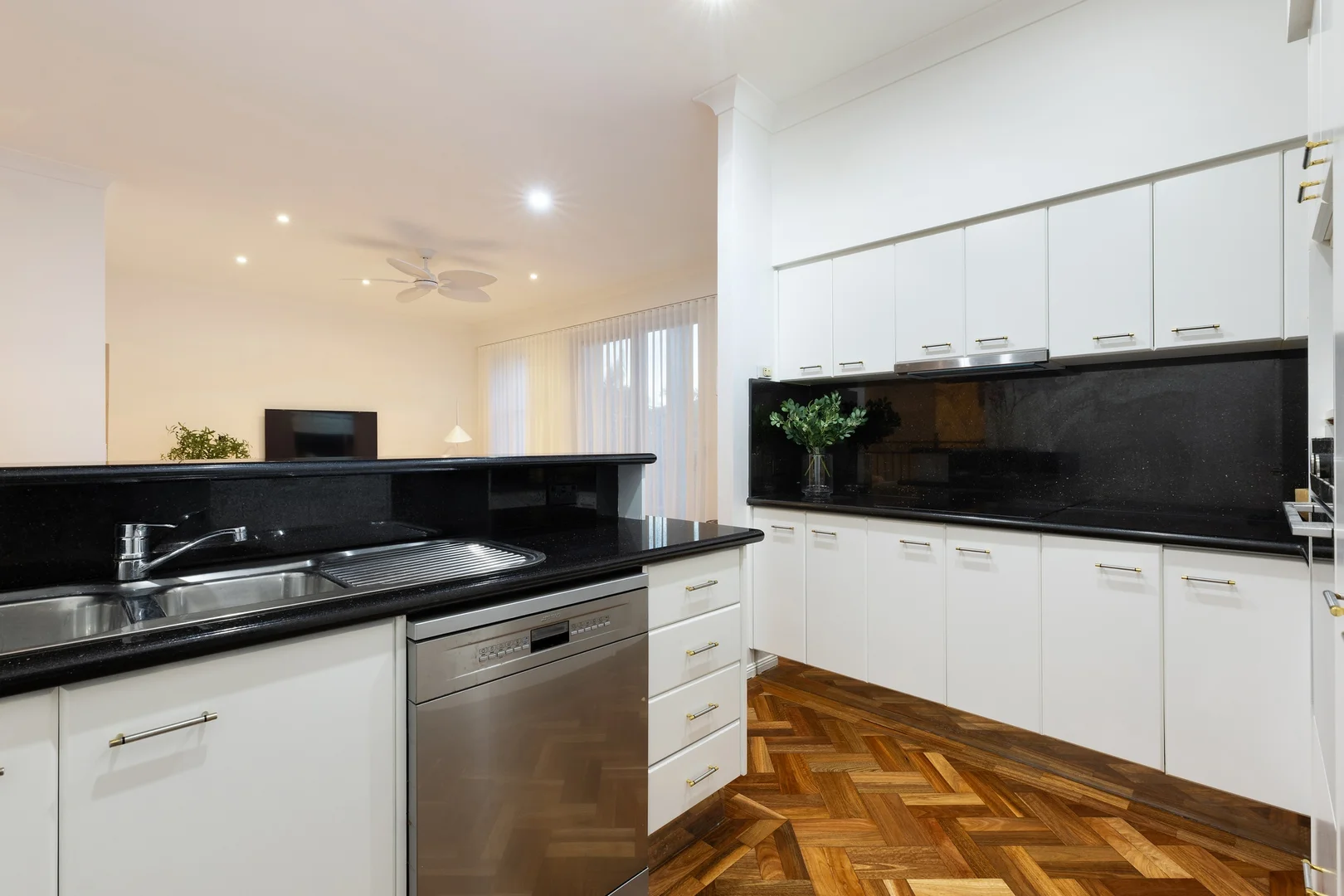 Additional image 22 of 25/34-38 Woodroffe Avenue, Main Beach QLD 4217
