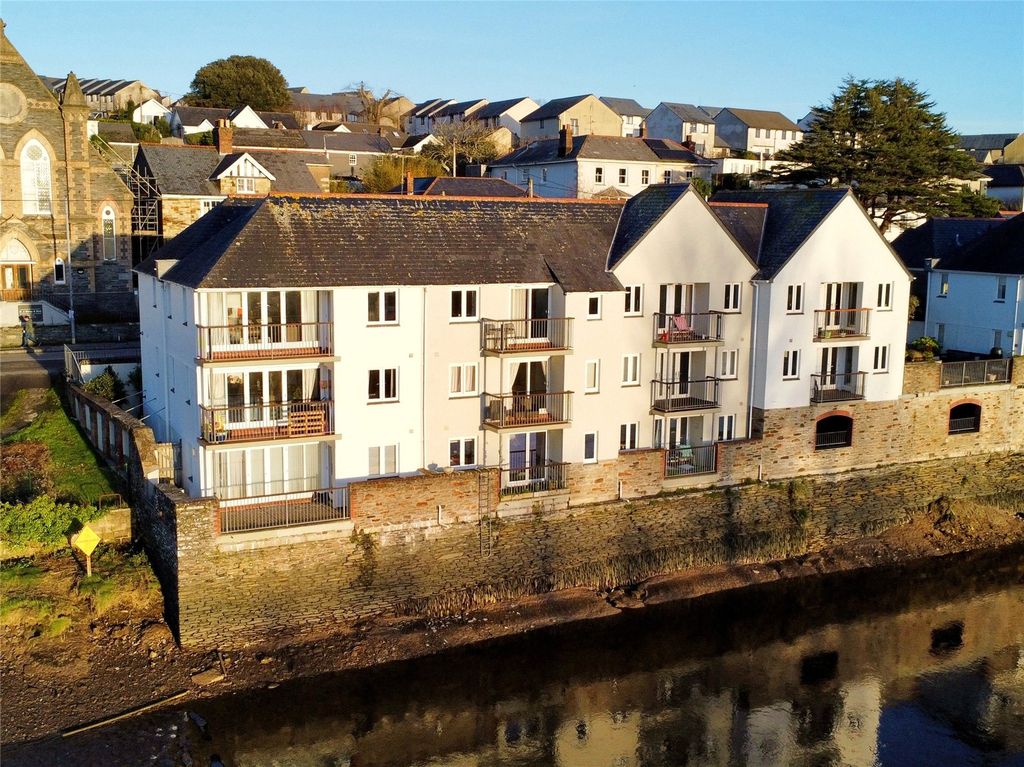 Additional image 20 of 2 bed flat for saleEgloshayle Road, Wadebridge, Cornwall PL27