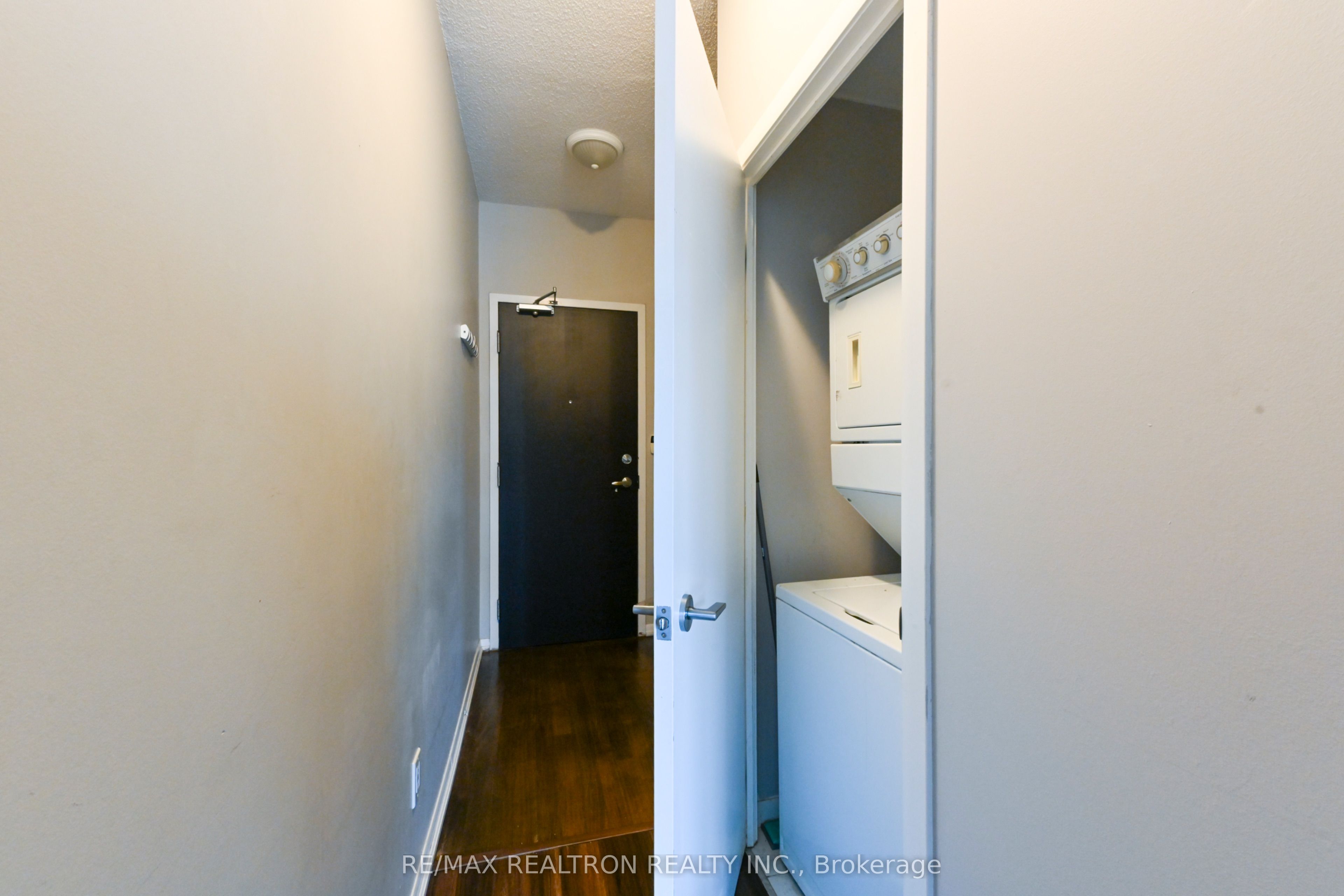 Additional image 4 of 2505-231 Fort York Boulevard, Toronto, ON, M5V 1B2