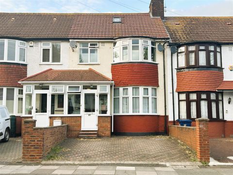 Burns Avenue, Southall UB1