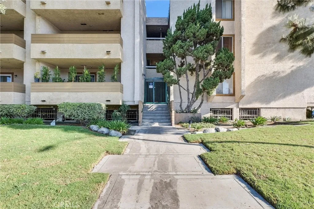 Additional image 27 of 12121 Centralia Street Unit 302, Lakewood, CA 90715