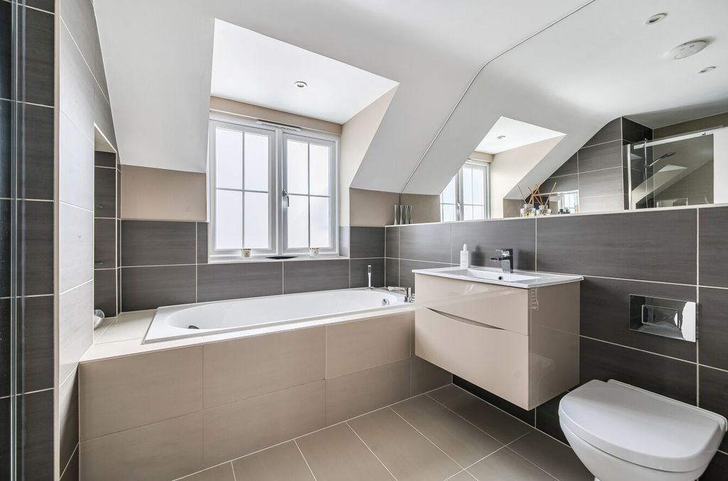 Additional image 18 of 4 bed detached house for saleElen Place, Bracknell, Berkshire RG42